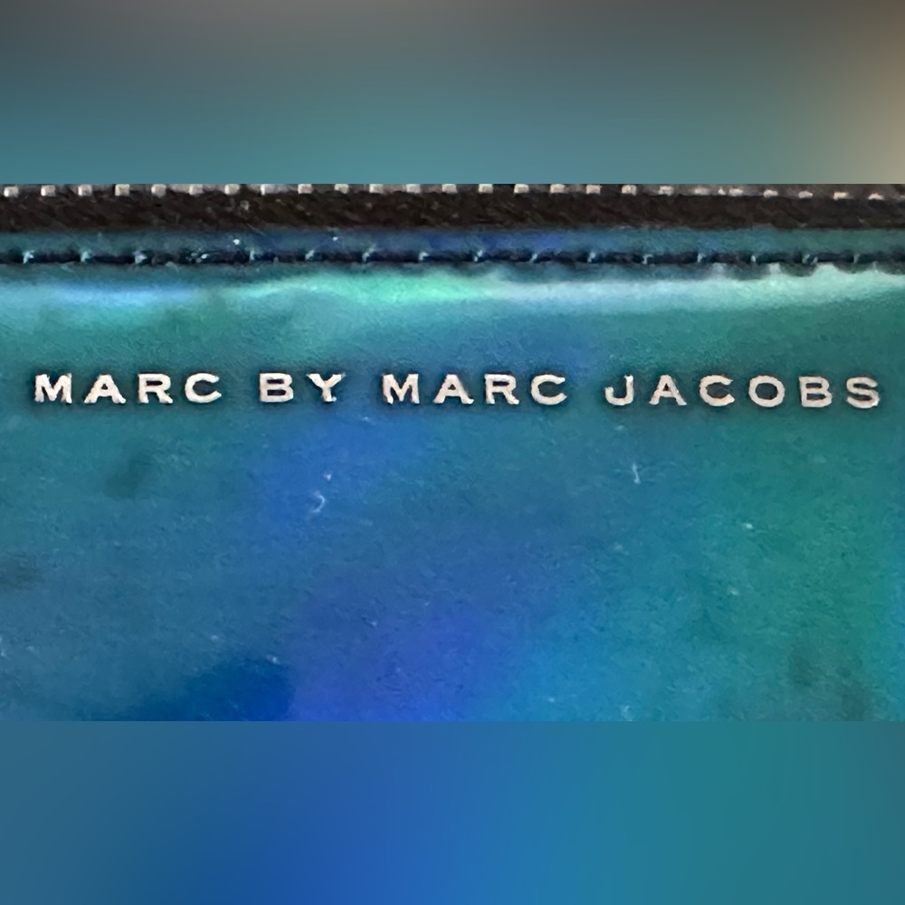 Marc by Marc Jacobs Blue & Silver Holographic Wallet/Wristlet NWOT - Picture 2 of 8